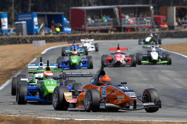 Damon Leitch leads the field at the first round of TRS 2012